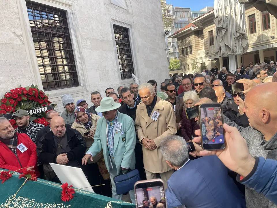 Oyuncu Dostlarından Engin Çağlar’a Duygusal Veda 4